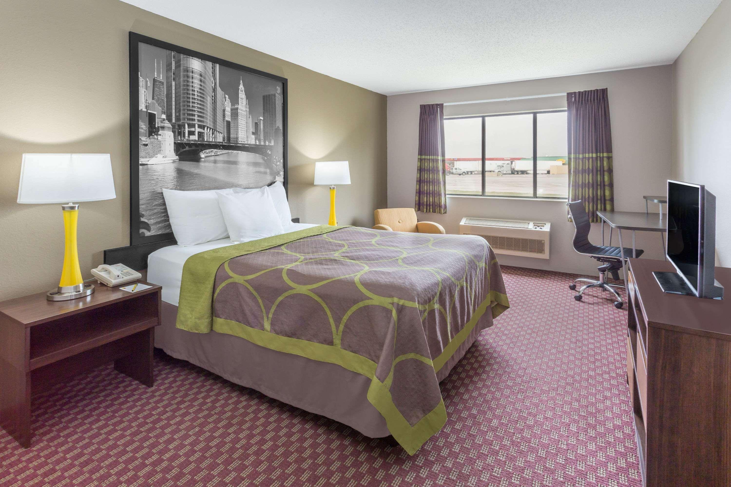 Super 8 By Wyndham Hebron Lowell Area Exterior photo